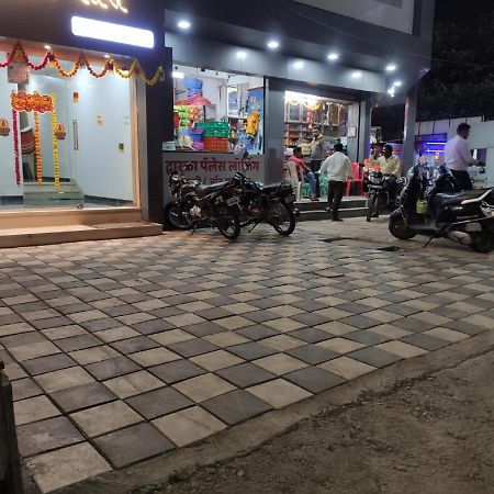 Hotel Dwarka Palace Ahmednagar Dış mekan fotoğraf