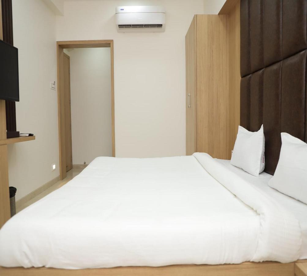 Hotel Dwarka Palace Ahmednagar Dış mekan fotoğraf