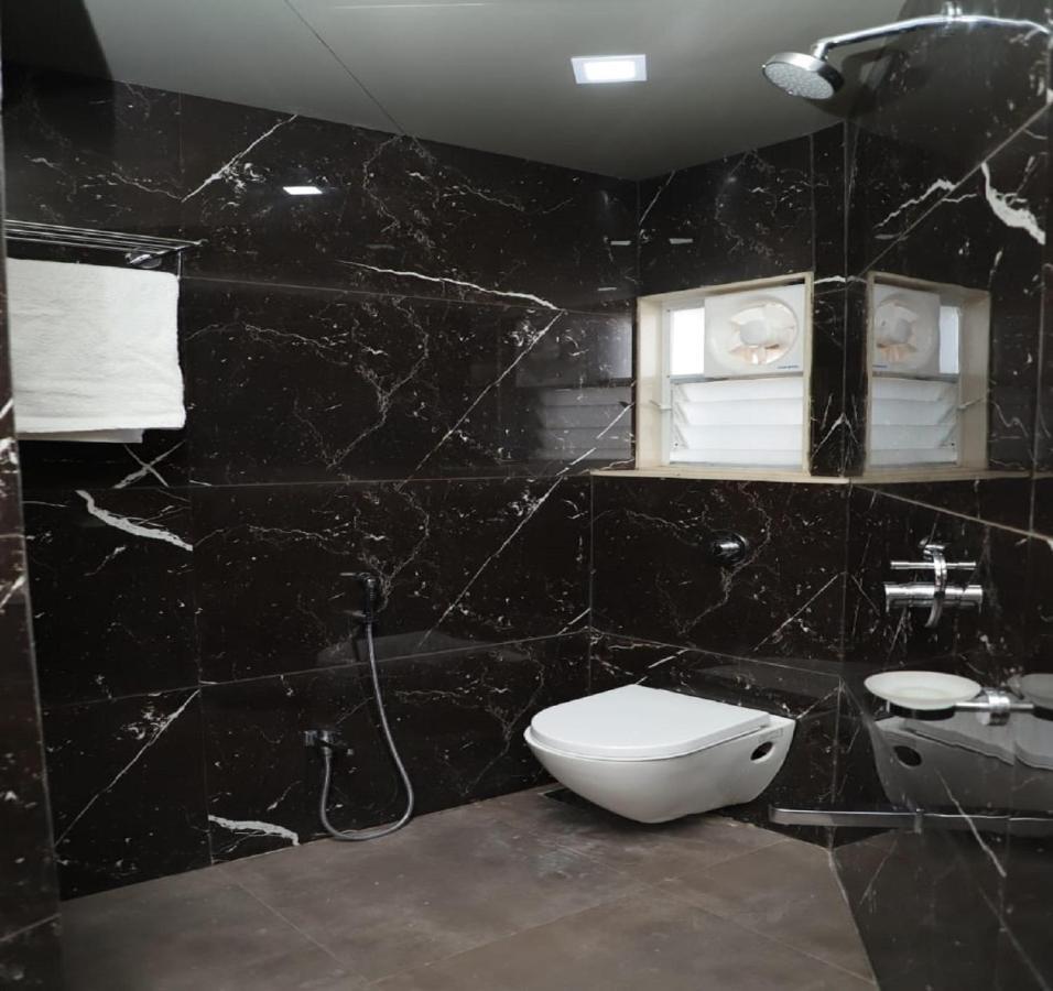 Hotel Dwarka Palace Ahmednagar Dış mekan fotoğraf